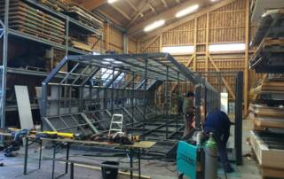 Snowden - Kulissenbau, Kulissenbau. GRIZZLY Filmbau GmbH