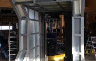 Snowden - Kulissenbau, Kulissenbau. GRIZZLY Filmbau GmbH