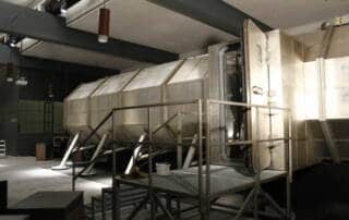 Snowden - Kulissenbau, Kulissenbau. GRIZZLY Filmbau GmbH