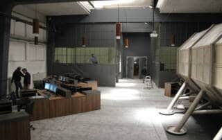 Snowden - Kulissenbau, Kulissenbau. GRIZZLY Filmbau GmbH