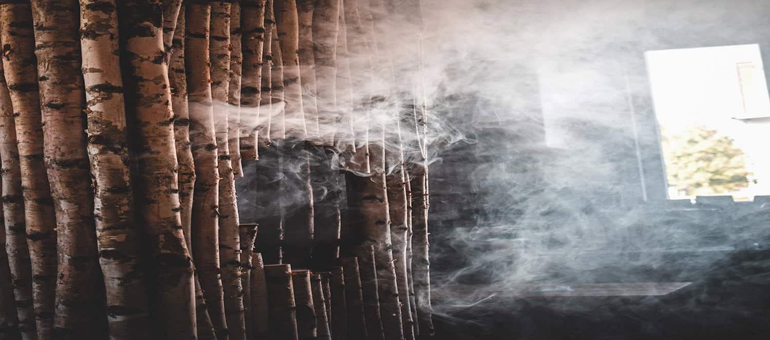 GRIZZLY Filmbau GmbH - Mietfahrzeuge & Kulissenbau für Film & TV. Maskenmobil, Garderobenmobil, SET-AL Aufnahmeleitung, Aufenthaltsmobil, Stromerzeuger, Sprinter für Film und TV Produktionen.