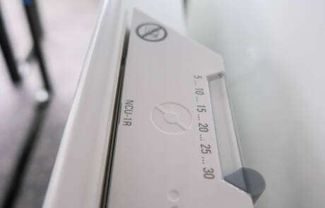 Teamaufenthalt Anhänger bis zu 40 Personen. GRIZZLY Filmbau GmbH. Bis zu 40 Personen haben in unserem Teamaufenthalt Platz, das obere Stockwerk kann über eine eigene Batterie auf- und abgesenkt werden, Licht und Heizung sind integriert. GRIZZLY Filmbau GmbH Ihr Partner für Mietfahrzeuge, Filmservicefahrzeuge und Kulissenbau.